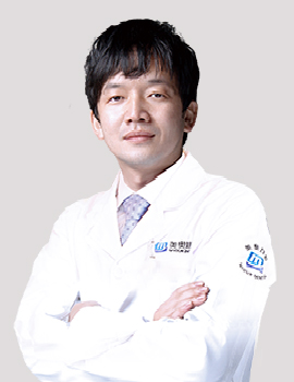 关呈超